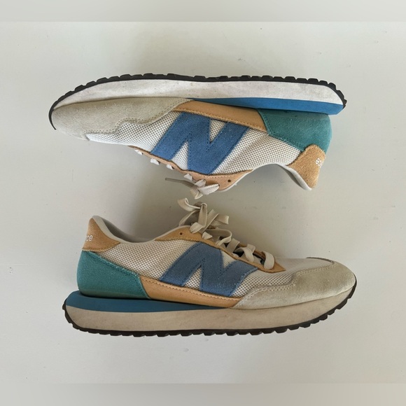 New Balance Women's 237 Sneaker with Peach/Blue/Cream colors, size 9 - Picture 5 of 11